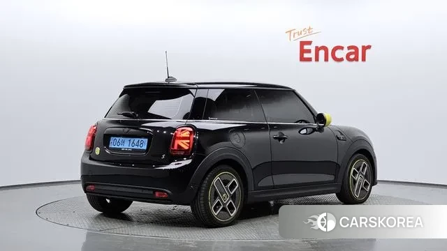 Mini Cooper Electric 2022 Черный из Кореи