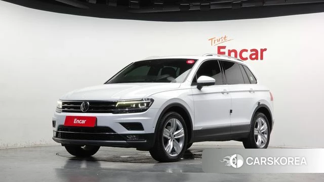Volkswagen Tiguan second Generation 2020 Белый из Кореи