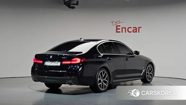 BMW 5 Series (G30) 2023 Черный из Кореи