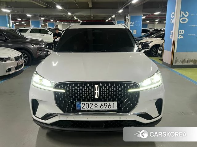 Lincoln Aviator 2nd generation 2025 Белый из Кореи