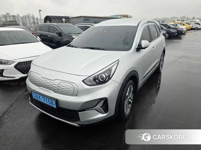 Kia Niro Plus 2022 Серебристо-серый из Кореи