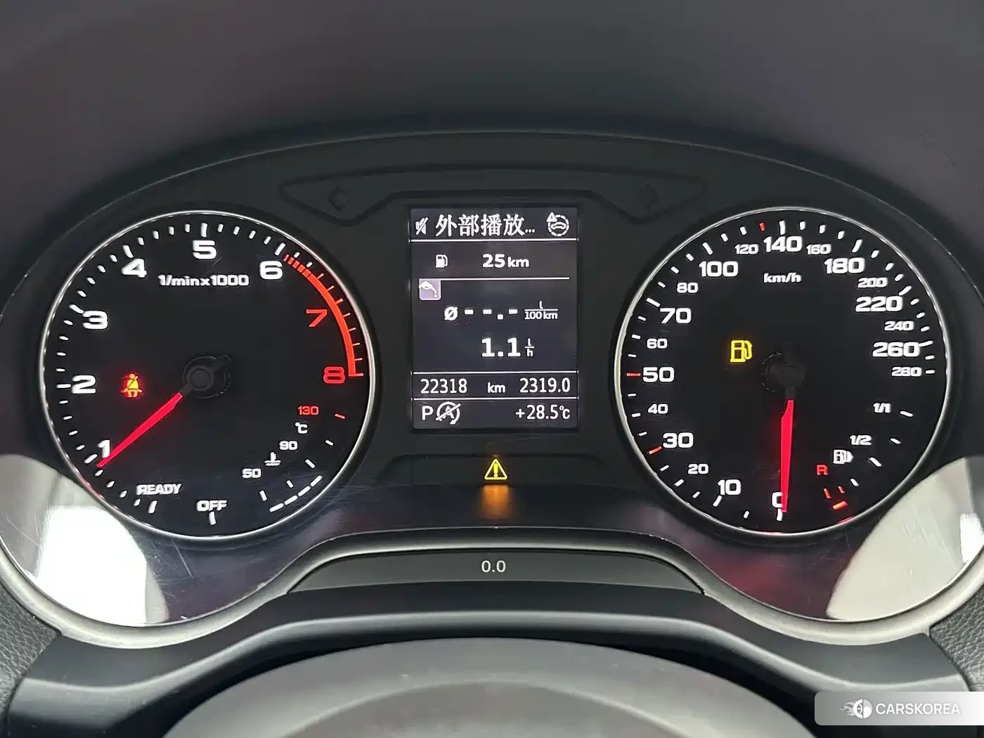 Audi Q2L 2023 Silver/gray из Китая