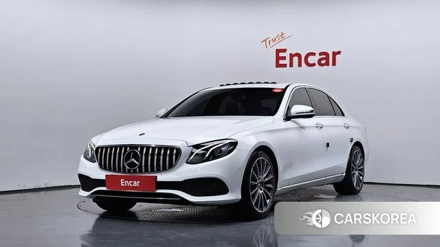 Mercedes-Benz E-Class W213 2018 Белый из Кореи