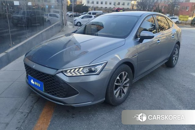 BYD Qin PLUS DM 2025 Темно-серый из Китая