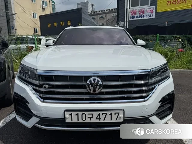Volkswagen Touareg 3rd generation 2020 Белый из Кореи