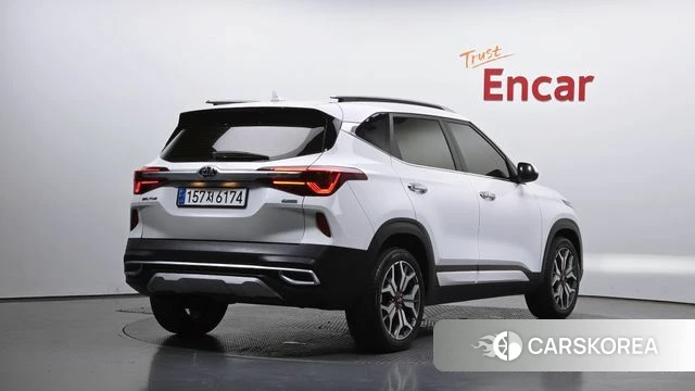 Kia Seltos 2020 Белый из Кореи
