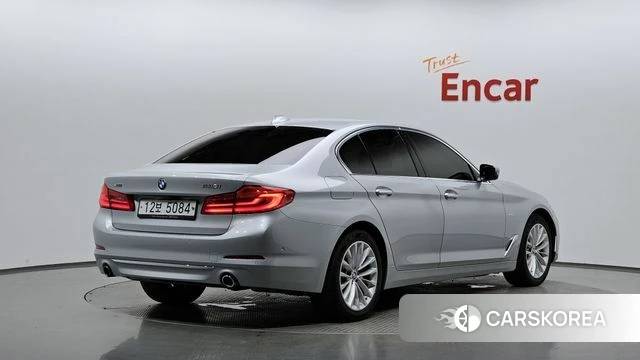 BMW 5 Series (G30) 2018 Белый из Кореи