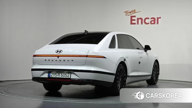 Hyundai Grandeur (GN7) 2023 Белый из Кореи