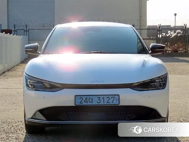 Kia EV6 2023 Белый из Кореи