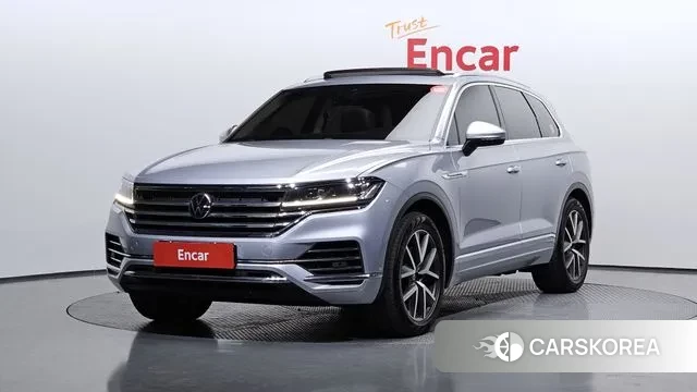 Volkswagen Touareg 3rd generation 2020 Серебряный из Кореи