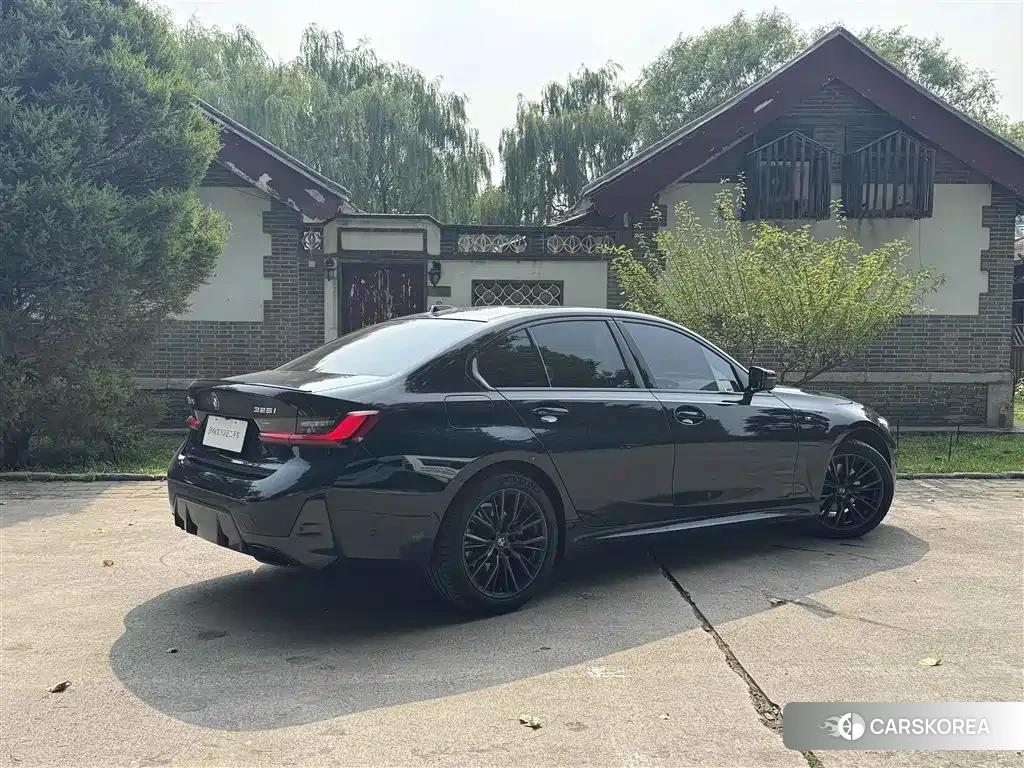 BMW 3 series 2023 Черный из Китая