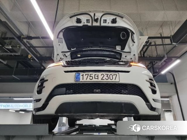 Land Rover Range Rover Evoque 2nd Generation 2024 Белый из Кореи