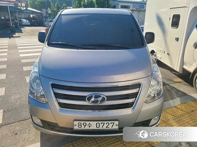 Hyundai Grand Starex 2018 Серебряный из Кореи