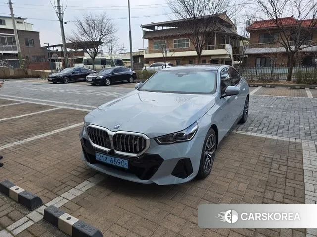 BMW i5 (G60) 2025 Цвет галактики из Кореи