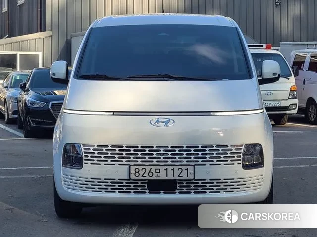 Hyundai Staria 2022 Белый из Кореи