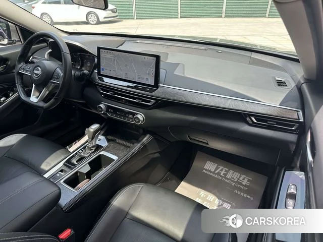 Nissan Teana 2023 Серебристо-серый из Китая