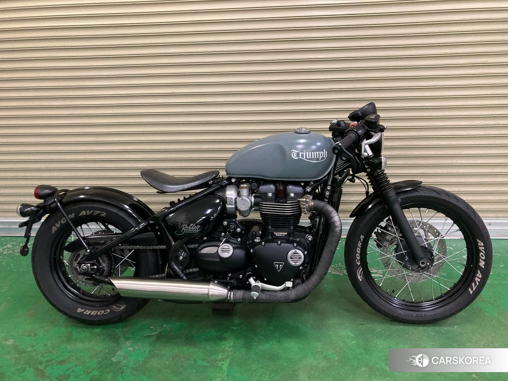 Проданный Triumph BONNEVILLE BOBBER 2017 из Японии, фото 2