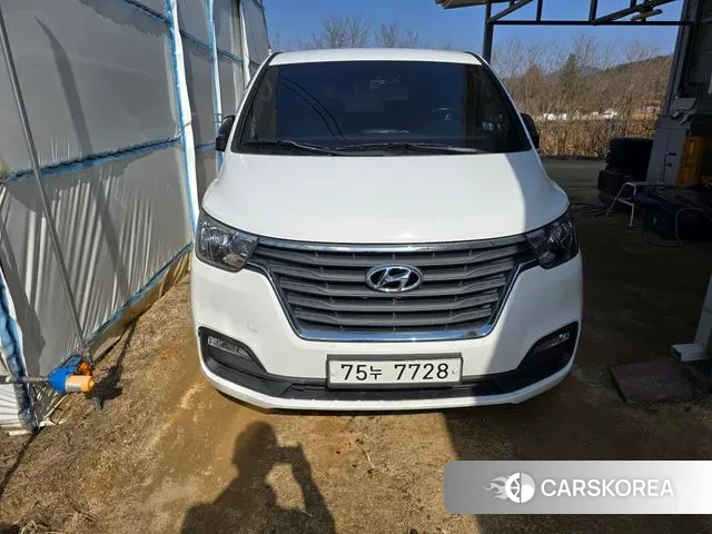 Hyundai Grand Starex 2018 Белый из Кореи