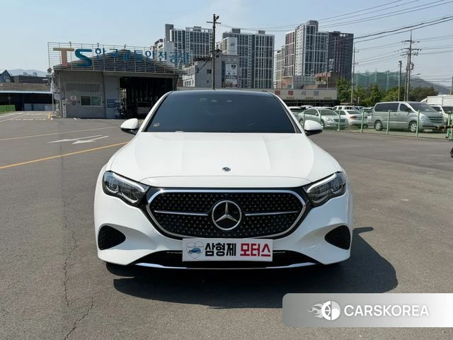 Mercedes-Benz E-Class W214 2024 Белый из Кореи
