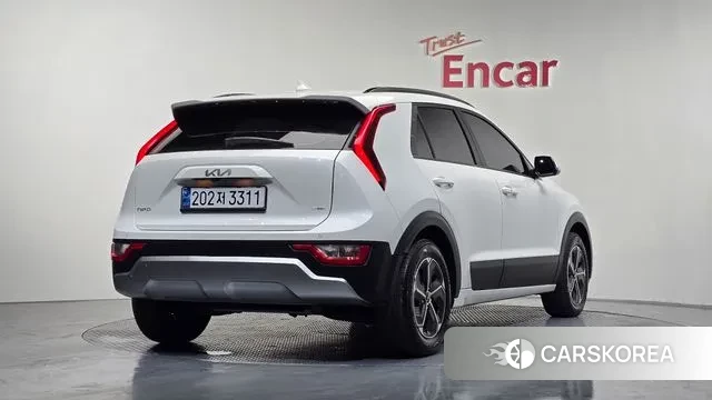 Kia Di Ol Nu Niro 2022 Белый из Кореи