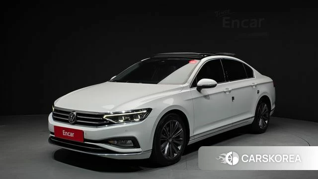Volkswagen Passat GT (B8) 2022 Белый из Кореи