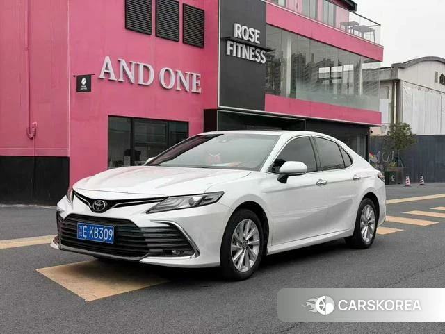 Toyota Camry 2022 Белый из Китая