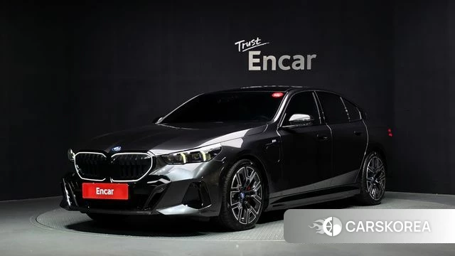 BMW 5 Series (G60) 2024 Серый из Кореи
