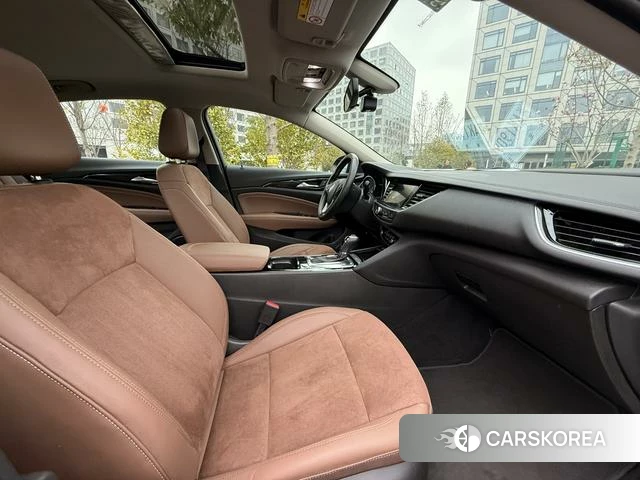 Buick Regal 2020 Темно-серый из Китая