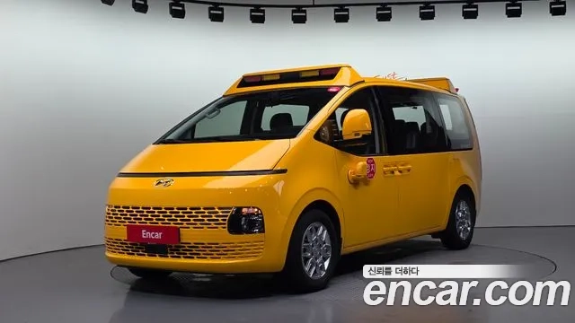 Hyundai Staria 2023 Желтый из Кореи