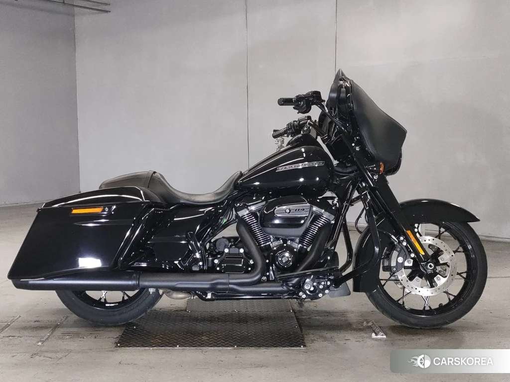Проданный Harley-Davidson Street Glide FLHXS1870 2020 из Японии