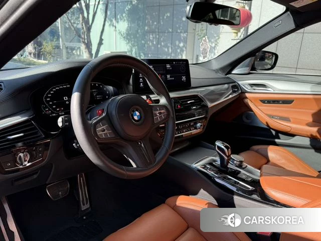 BMW M5 2022 Темно-серый из Китая