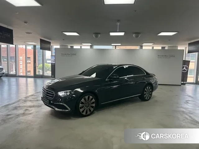 Mercedes-Benz E-Class W213 2022 Серый из Кореи