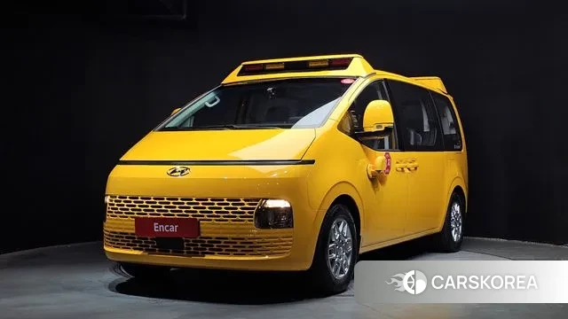 Hyundai Staria 2023 Желтый из Кореи