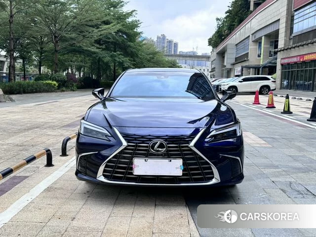 Lexus ES 2025 Синий из Китая