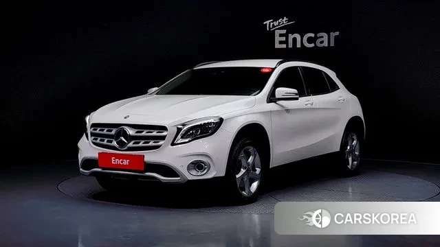 Mercedes-Benz GLA-Class X156 2019 Белый из Кореи