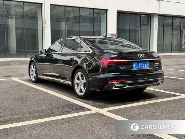 Audi A6L 2021 Черный из Китая