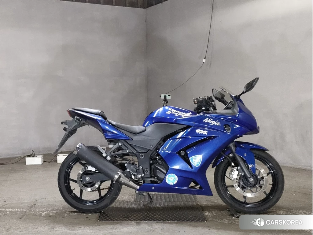 Проданный Kawasaki NINJA 250R id 4172255 из Японии, фото 2