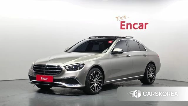 Mercedes-Benz E-Class W213 2021 Песочный из Кореи