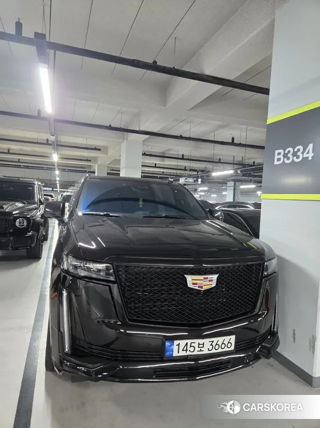 Cadillac Escalade 5th Generation 2023 Черный из Кореи