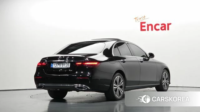 Mercedes-Benz E-Class W213 2021 Черный из Кореи