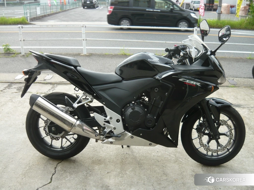 Проданный Honda CBR400R 2015 из Японии