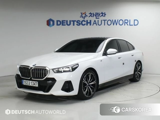 BMW 5 Series (G60) 2025 Белый из Кореи