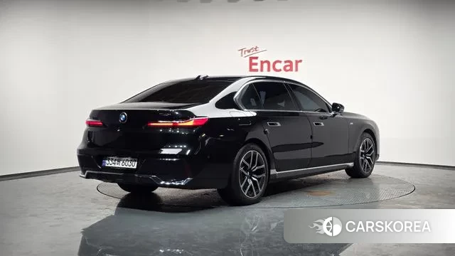 BMW 7 Series (G70) 2023 Черный из Кореи