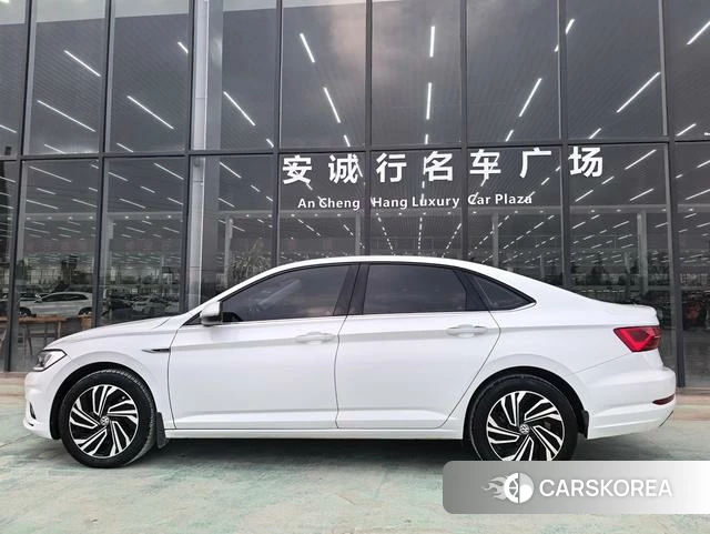 Volkswagen Sagitar 2022 Белый из Китая