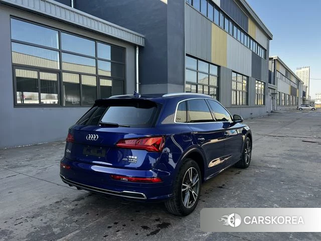 Audi Q5L 2019 Синий из Китая