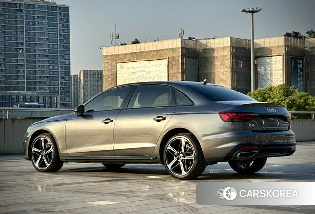 Audi A4L 2024 Темно-серый из Китая