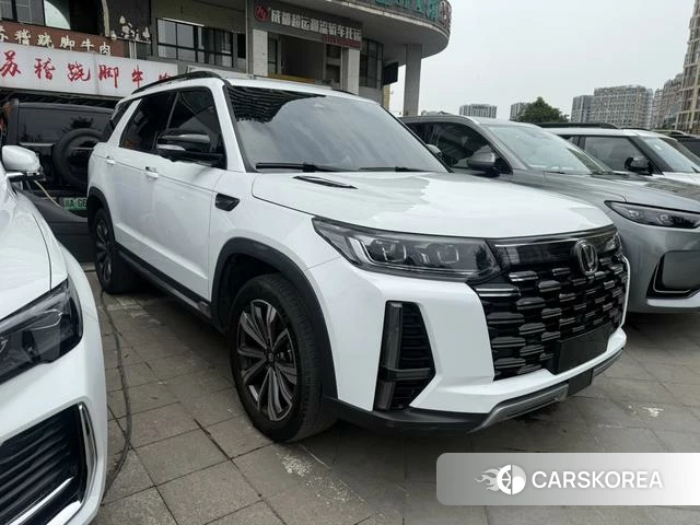 Chang'an CS95 2023 Белый из Китая