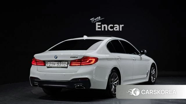 BMW 5 Series (G30) 2019 Белый из Кореи