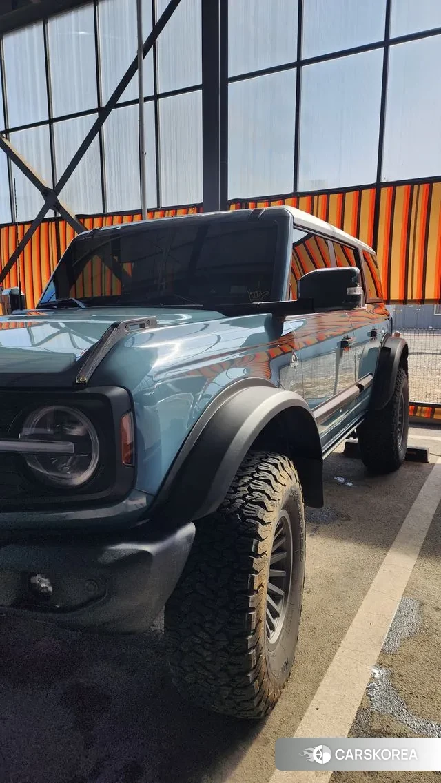 Ford Bronco 6th Generation 2022 Небесно-голубой из Кореи