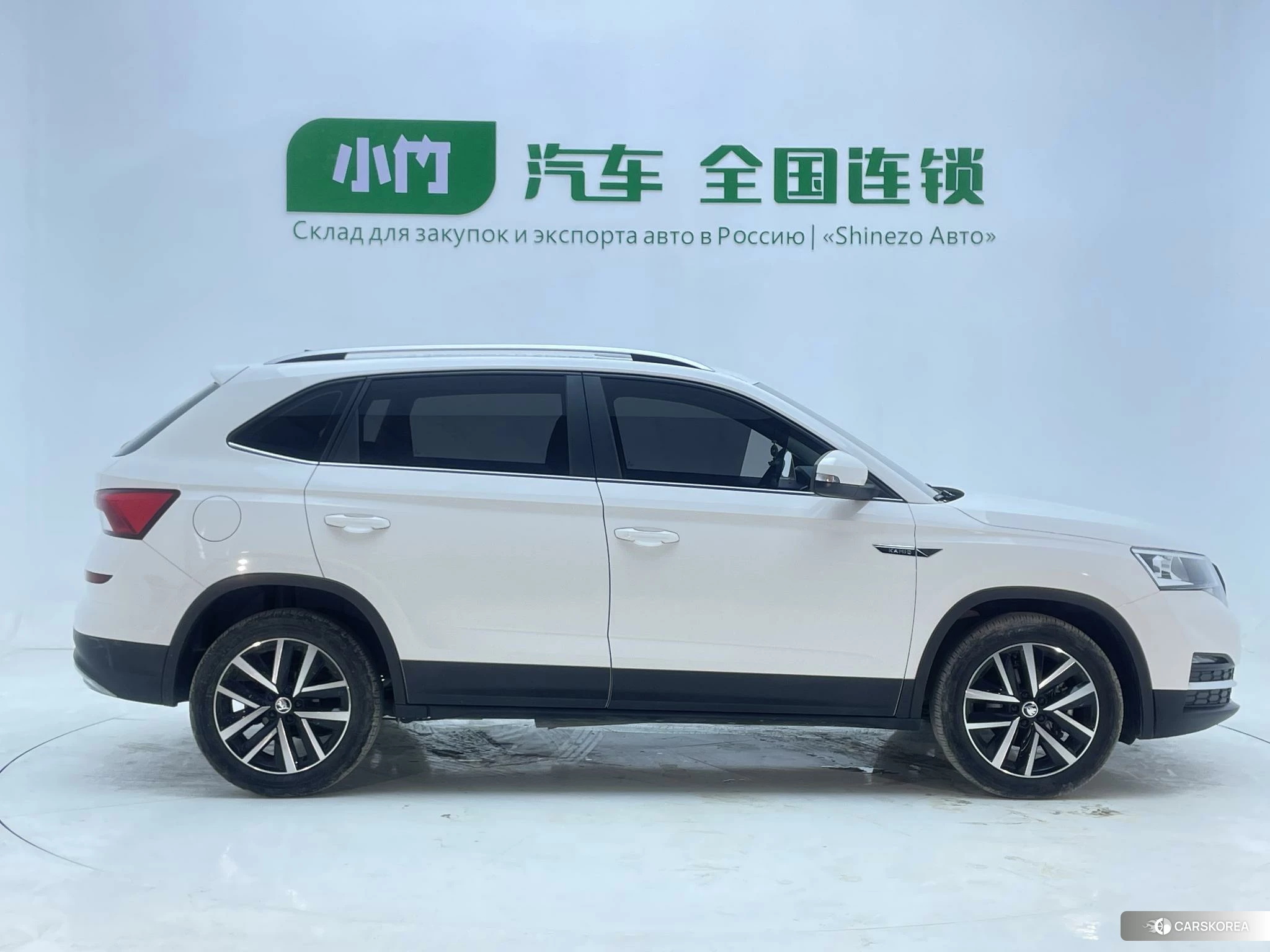 Skoda Komick 2022 Белый из Китая
